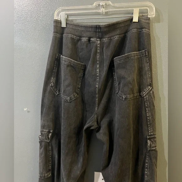 Halara Flex™ Mid Rise Pockets Straight Leg Casual Cargo Jeans - Picture 3 of 5